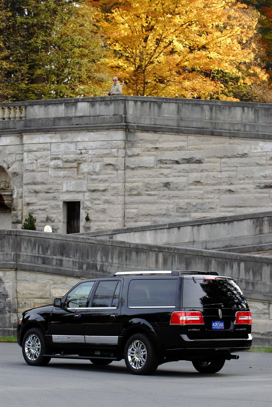  Lincoln Navigator L 2006 года  (фото 40 из 50)